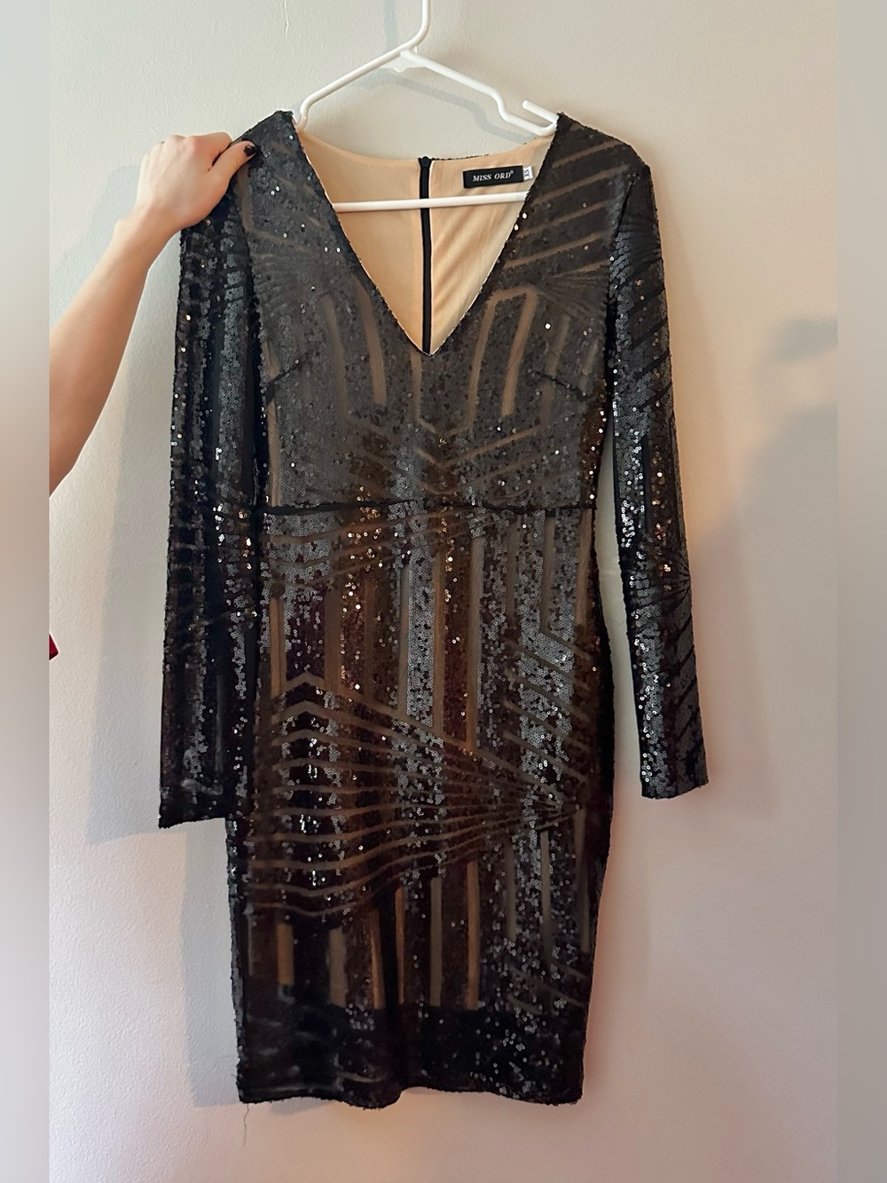 Black Sequin V-Neck Long Sleeve Cocktail Dress